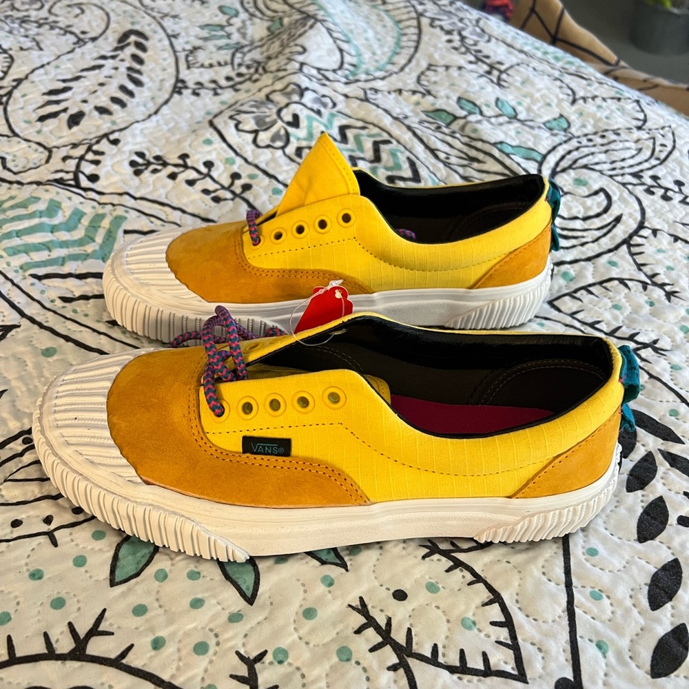 Vans - Picture 4 of 5